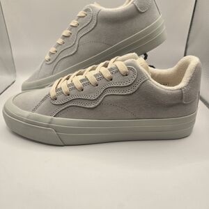 NIB Brandblack No Name suede sneakers in a Lt Gray and Cream Colorway. Men's 9.5